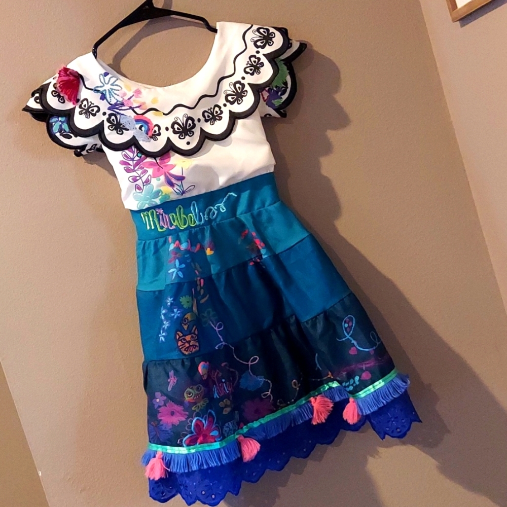 Disney Store Encanto Mirabel Dress Costume 3 Years